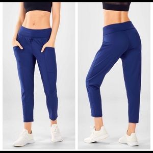 Fabletics Maj Stretch Woven Pant